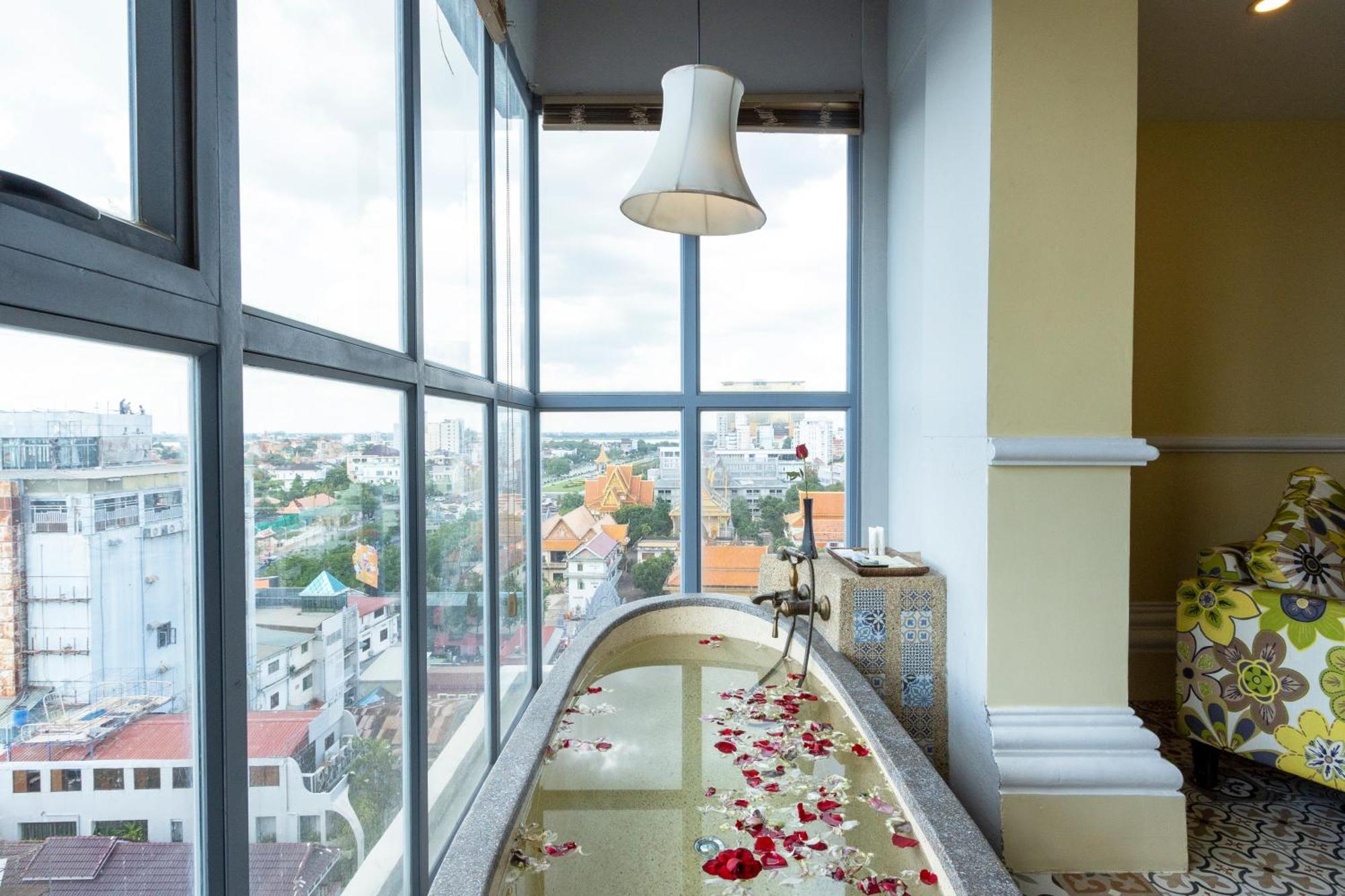Arison Hotel Phnom Penh Exterior foto